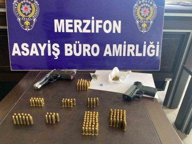 Merzifon'da Polisten Operasyon Açiklamasi 39 Litre Sahte Içki, 5 Tabanca Ele Geçirildi