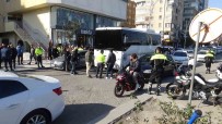 Sanliurfa'da Çevik Kuvvet Aracinin Çarptigi Çocuk Hayatini Kaybetti, Halasi Yaralandi Haberi