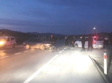 Emet-Hisarcik Karayolunda Trafik Kazasi Açiklamasi 7 Yarali
