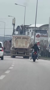 Akan Trafikte Tek Teker Ilerledi...