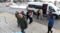 Karaman'da 1 Milyon 100 Bin Liralik Ziynet Esyasi Çalan 3 Kadin Tutuklandi Haberi