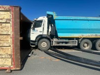 Alanya'da Iki Kamyon Çarpisti Açiklamasi 2 Yarali