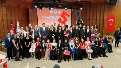Almina Yücel Uluslararası Adana Rhapsody Piyano Festivali ve Yarışması'nda 1. oldu!