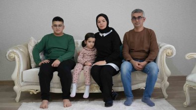 Depremzede Aile Bir Kez Daha Evsiz Kaldi Açiklamasi Ev Almak Isterken Bir Milyon Liralik Arabasindan Oldu