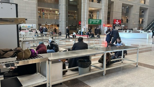 Çağlayan Adliyesi önünde silahlı saldırı: 2 saldırgan ölü ele geçirildi