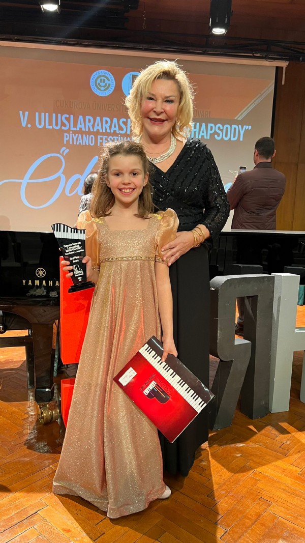 Almina Yücel Uluslararası Adana Rhapsody Piyano Festivali ve Yarışması'nda 1. oldu!