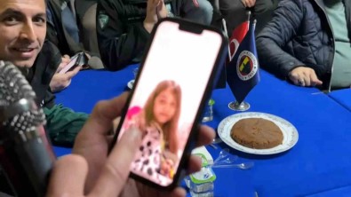 Asrin Felaketinde 72. Saat Sonra Kurtarilan Hazal, Kendisini Kurtaran Ekiple Görüntülü Konustu