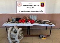 Define Bulmak Için Evlerini Adeta Santiye Alanina Çevirdiler