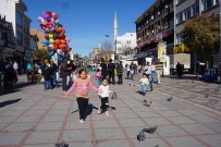 Edirne'de Günesi Gören Disari Kostu