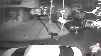 Komsularin Sandalye Firlatmasiyla Hirsizlar Arkadaslarini Unutup Kaçti