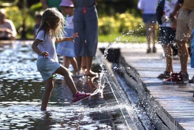 Küresel Isinma Tüm Yil Boyunca Ilk Kez 1.5 Dereceyi Asti