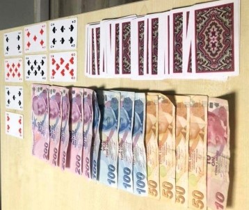 Kumar Oynatilan Kahvehaneye Operasyon