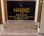 Kütahya'da Bir Yolcunun Çantasinda 2 Bin 590 Adet Sentetik Ecza Hap Ele Geçirildi