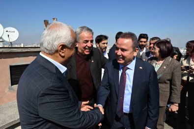 Baskan Muhittin Böcek Hemsehrileriyle Bulustu