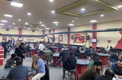 Izmir'de Kumar Baskini Açiklamasi 83 Kisi Yakalandi