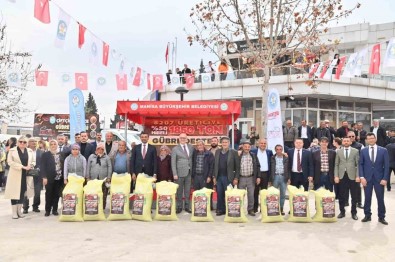 Sarigöl'de 375 Üreticiye 65 Ton Gübre Destegi