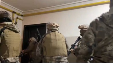 Bursa Emniyeti Dünya Kadinlar Günü'nde 25 Kadini Fuhus Çetesinden Kurtardi