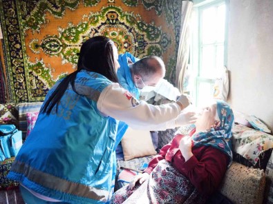 Dis Klinigini Hastalarin Ayagina Götürüyorlar