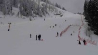 Artvin Atabari Kayak Merkezi Mart Ayinda Yagan Karla Birlikte Yine Kayak Severlerin Ilgi Odagi Oldu Haberi