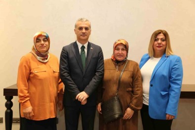 Baskan Biyik Açiklamasi 'Herkesten 5 Yil Evvelki Yomra Ile Bugünkü Yomra'yi Kiyaslamasini Rica Ediyorum'