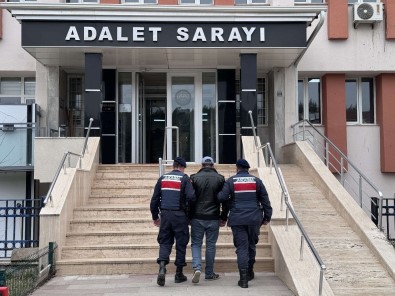 Eskisehir'de Jandarma Ekiplerince Aranmasi Bulunan 43 Sahis Yakalandi