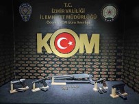 Izmir'de Silah Kaçakçilarina Polisten Operasyon Açiklamasi 3 Gözalti