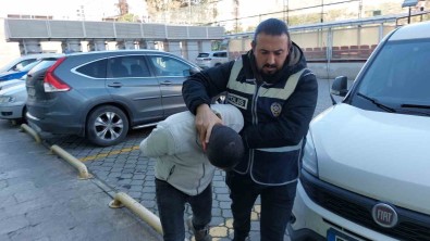 Kar Maskesi Takip Patronuna Götürülen Parayi Gasp Etti