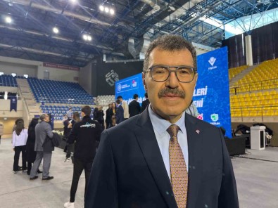 TÜBITAK Yarismasinda Birinci Olan Ve ABD'den Davet Alan Ögrencinin Hedefi Türkiye'de Çalismak