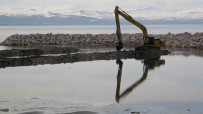 Van Gölü'ndeki Çekilme Limanlari Kullanilamaz Hale Getiriyor