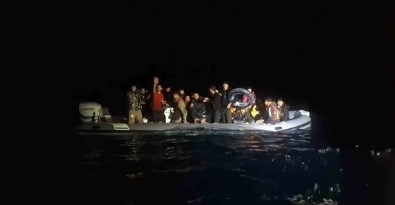 Datça'da 2 Düzensiz Göçmen Olayinda 41 Göçmen Yakalandi