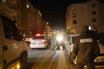 'Dur' Ihtarina Uymayan Alkollü Sürücü, Polise Çarparak Kaçti