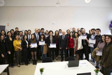 Eczacibasi Toplulugu Gelecegin 'Teknoloji Kahramanlari'ni Yetistiriyor