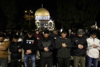 Mescid-I Aksa'da Ramazanin Ilk Gününde Teravih Namazi 35 Bin Kisiyle Kilindi