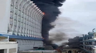 Antalya'da büyük yangın! 5 yıldızlı otel alevlere teslim oldu