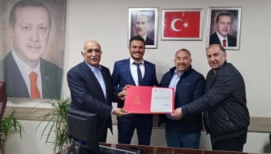 Çildir AK Parti Gençlik Kollarinda Bayrak Degisimi