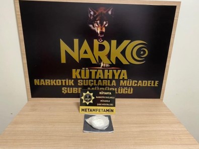 Kütahya'da Esyalari Arasinda Uyusturucu Bulunan Iranli Yolcu Tutuklandi