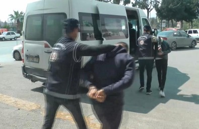 Mersin'de Göçmen Kaçakçiligi Operasyonu Açiklamasi 3 Tutuklama