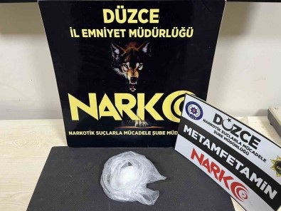 Süpheli Araçtan Uyusturucu Çikti