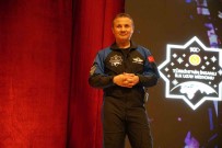 Ilk Türk Astronot Gezeravci'dan Çarpici Uzay Açiklamasi Açiklamasi 'Uzay Çöplügüne Vesile Olan Pek Çok Uzay Araci Var'
