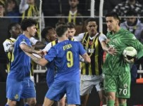 Spor yazarları Union Saint Gilloise - Fenerbahçe maçını değerlendirdi: O isim olmasaydı sıkıntılı bir gece yaşayabilirdik Haberi