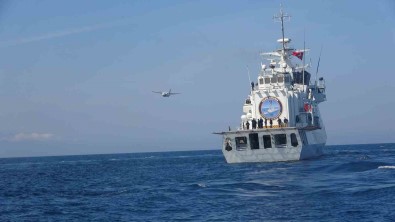 22 Düzensiz Göçmenin Hayatini Kaybettigi Bot Faciasinda Arama Kurtarma Çalismalari 2'Nci Gün De Devam Ediyor