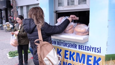 Aydin Büyüksehir Belediyesi'nden 7,5 Liraya Ramazan Pidesi