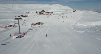 Bingöl'deki Hesarek Kayak Merkezinde Sezon Kapaniyor