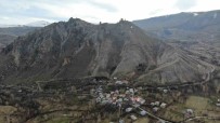 Dev Mantar Kayalar Köyü Tehdit Ediyor Haberi