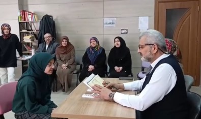 Korona Virüs Sebebiyle Hayatini Kaybeden Babasinin Vasiyetini Yerine Getirdi, Hafiz Oldu