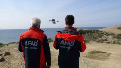 Çanakkale'de Batan Bottaki Kayip Düzensiz Göçmenler Dron Ile Araniyor