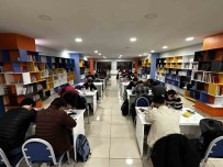 Yüksekova'da Açilan Kütüphaneler Sayesinde Ögrenciler Sahura Kadar Çalisiyor Haberi