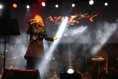 Azerin'den Amasya'da Çanakkale Zaferi'nin 109. Yil Dönümüne Özel Konser