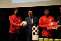 Bilecik'te Amatör Spor Kulüplerine 3 Milyon 415 Bin 416 TL'lik Malzeme Yardimi Yapildi