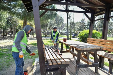 Esenyurt'ta Parklar Yenileniyor